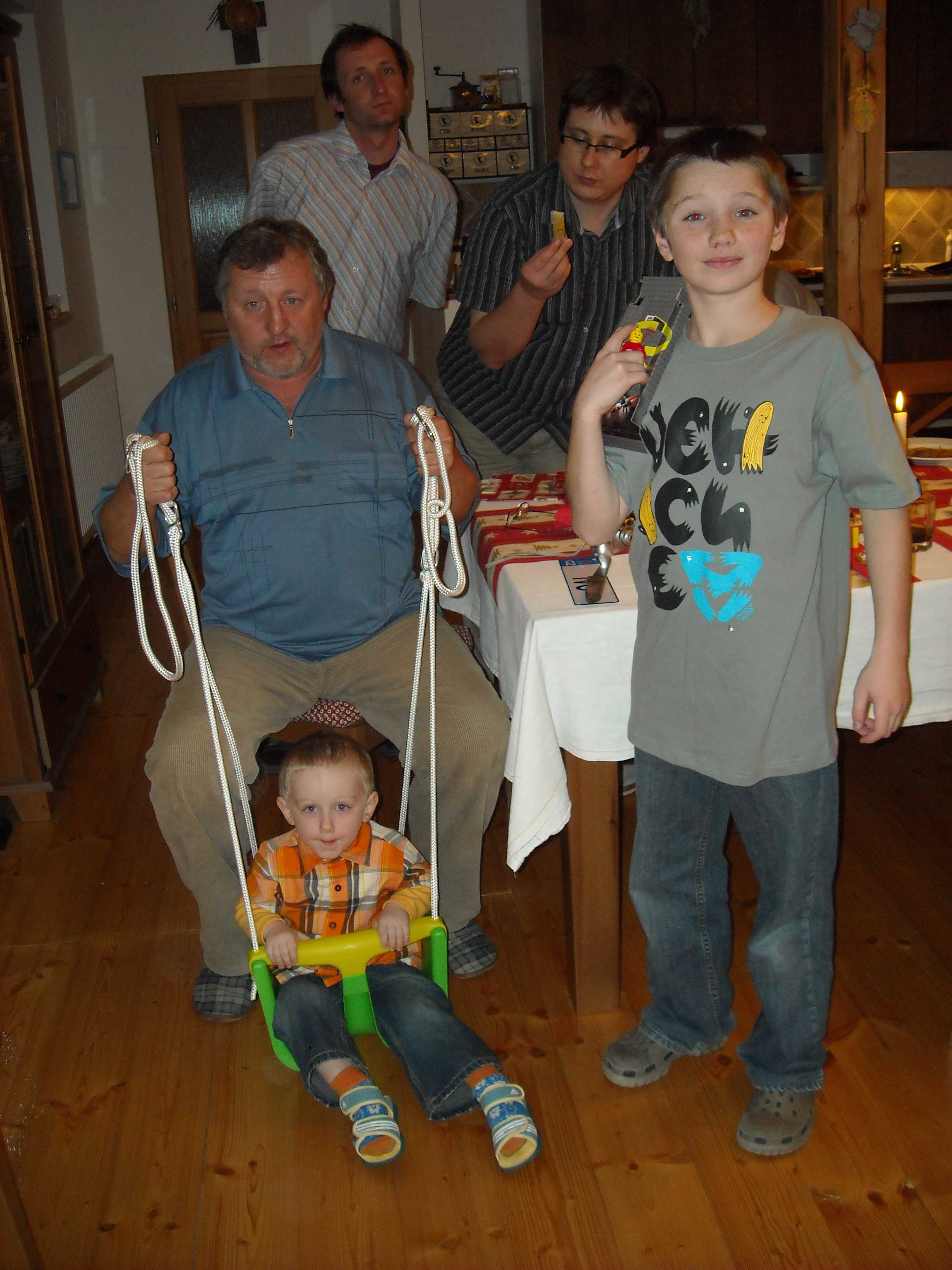 Foto91 Vánoce 2009 Přítočno, Kluci.JPG